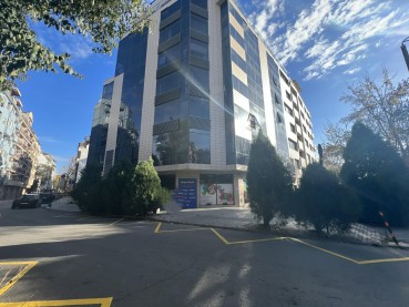 Офис помещение в района на Операта