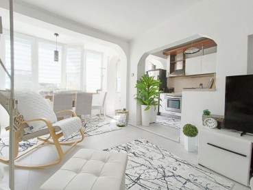 Тристаен апартамент в кв. Чайка