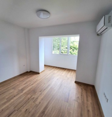 Четиристаен апартамент в Цветния квартал