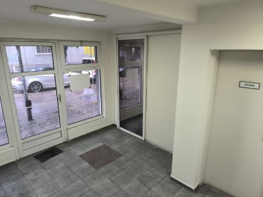 Офис на две нива в района на Генералите