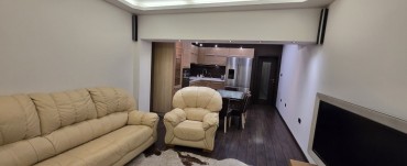 Трехкомнатная квартира в аренду в центре Варны