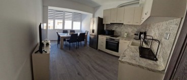 Тритаен апартамент под наем в района на Колхозен пазар