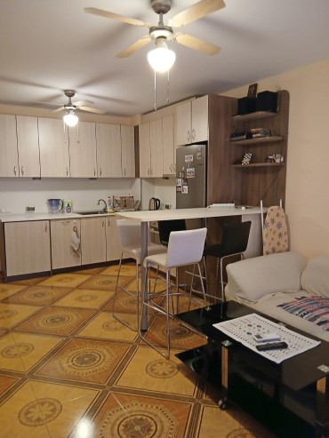 Zwein-Zimmer-Wohnung zur Miete in St. St. Constantine und Helena