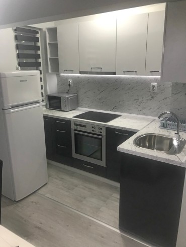 Сдается трехкомнатная квартира в районе Экономического университета