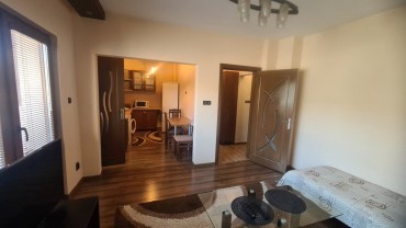 Сдается трехкомнатная квартира в районе Червен площад