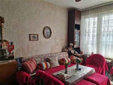 Двустаен апартамент в кв. Владиславово