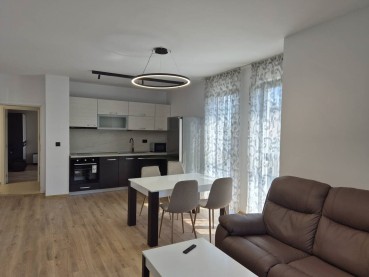 Тристаен апартамент под наем в м-т Траката