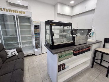 Търговско помещение в района на Лятно кино Тракия