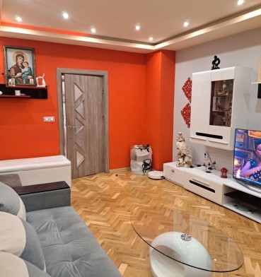 Four-room apartment in Vazrazhdane 4 district