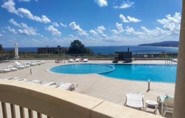 Тристаен апартамент с морска гледка в град Бяла