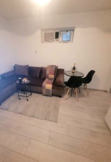 Едностаен апартамент на метри от Морската градина