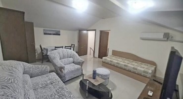 Zweistöckiges Haus in der Nähe der Kathedrale zu vermieten