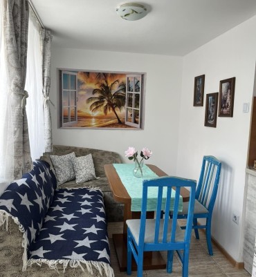 Тристаен апартамент в района на Дентален колеж