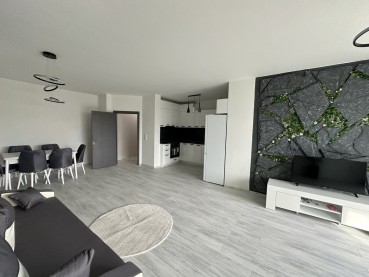 Тристаен апартамент под наем в квартал Бриз