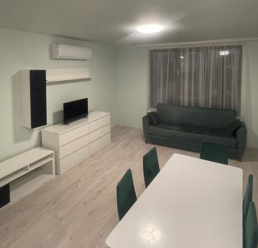 Четиристаен апартамент под наем в квартал Бриз