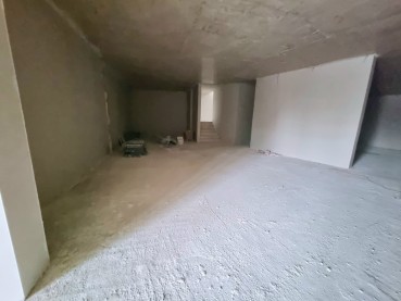 Заведение в нова сграда в кв. Възраждане 4