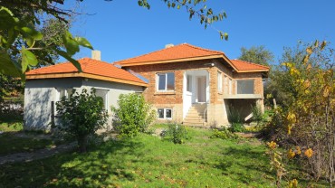 Casă renovată în satul Cerventși