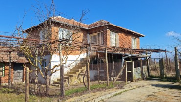 Two-storey house with a spacious yard in the village of Sharkovo