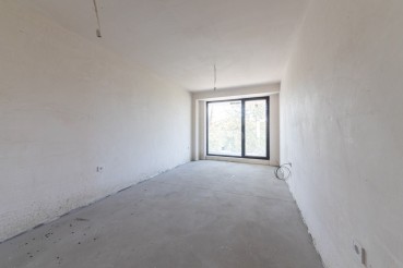 Двустаен имот близо до центъра и Морската градина