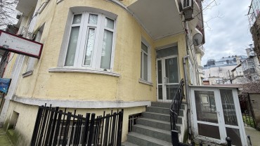 Етаж от къща под наем в центъра на Варна