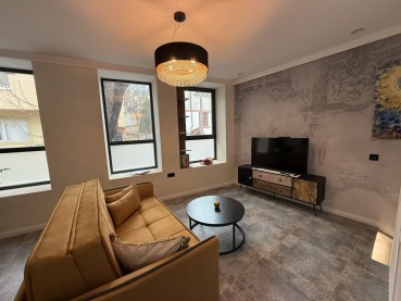 For rent a three-level house in the city center