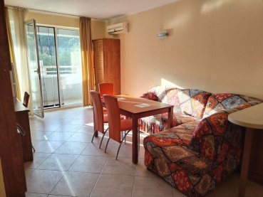 Zwein-Zimmer-Apartment in einer Ferienanlage im Badeort Goldstrand