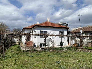 Едноетажна къща в град Каварна