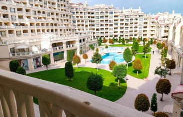 Трехкомнатная квартира в жилом комплексе Varna South Bay Residence