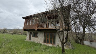 Complex de trei case în satul Aleksandrovo