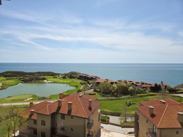 Apartament cu patru dormitoare și o vedere unică la mare