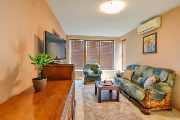 For rent one-bedroom apartment in Evksinograd area