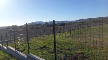 Reguliertes Baugrundstück mit Meerblick im Dorf Rogachevo