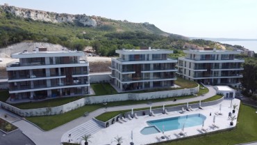 Apartament cu două dormitoare în White Coast Hill, lângă Balcic