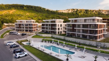 Trei apartamente în White Coast Hill Residences, lângă Balcic