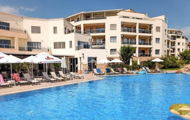 Drei-Zimmer-Apartment im Byala Panorama Resort-Komplex